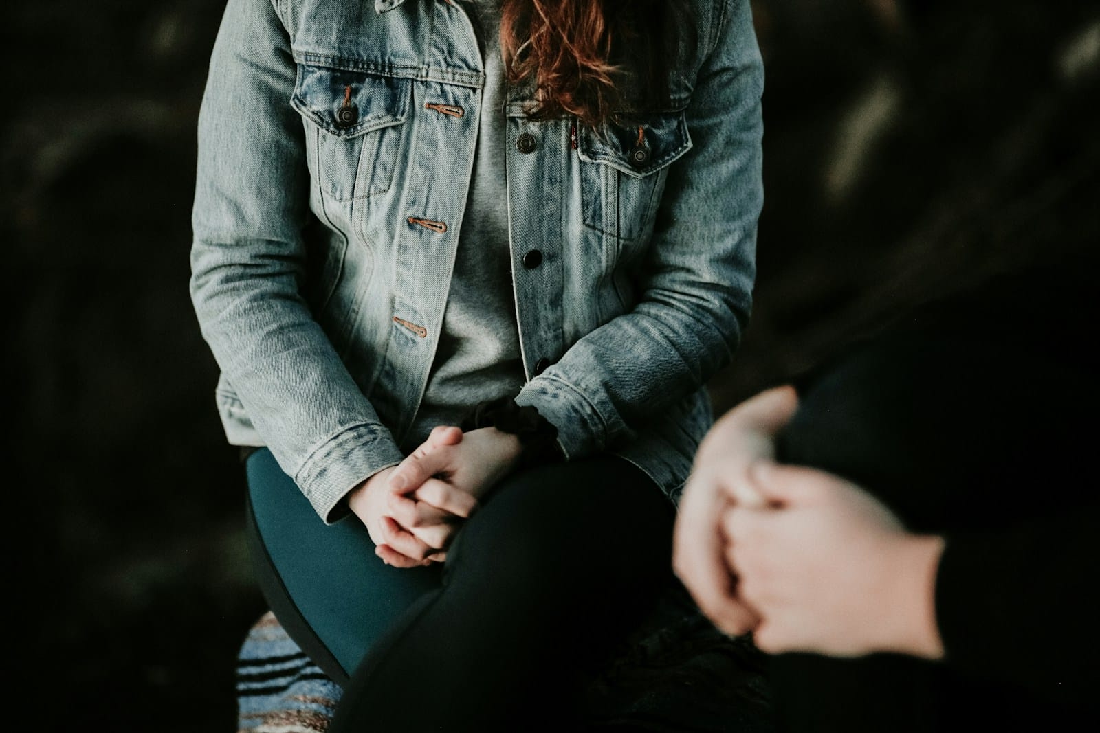 woman wearing gray jacket at a womens residential program, Photo by Priscilla Du Preez 🇨🇦